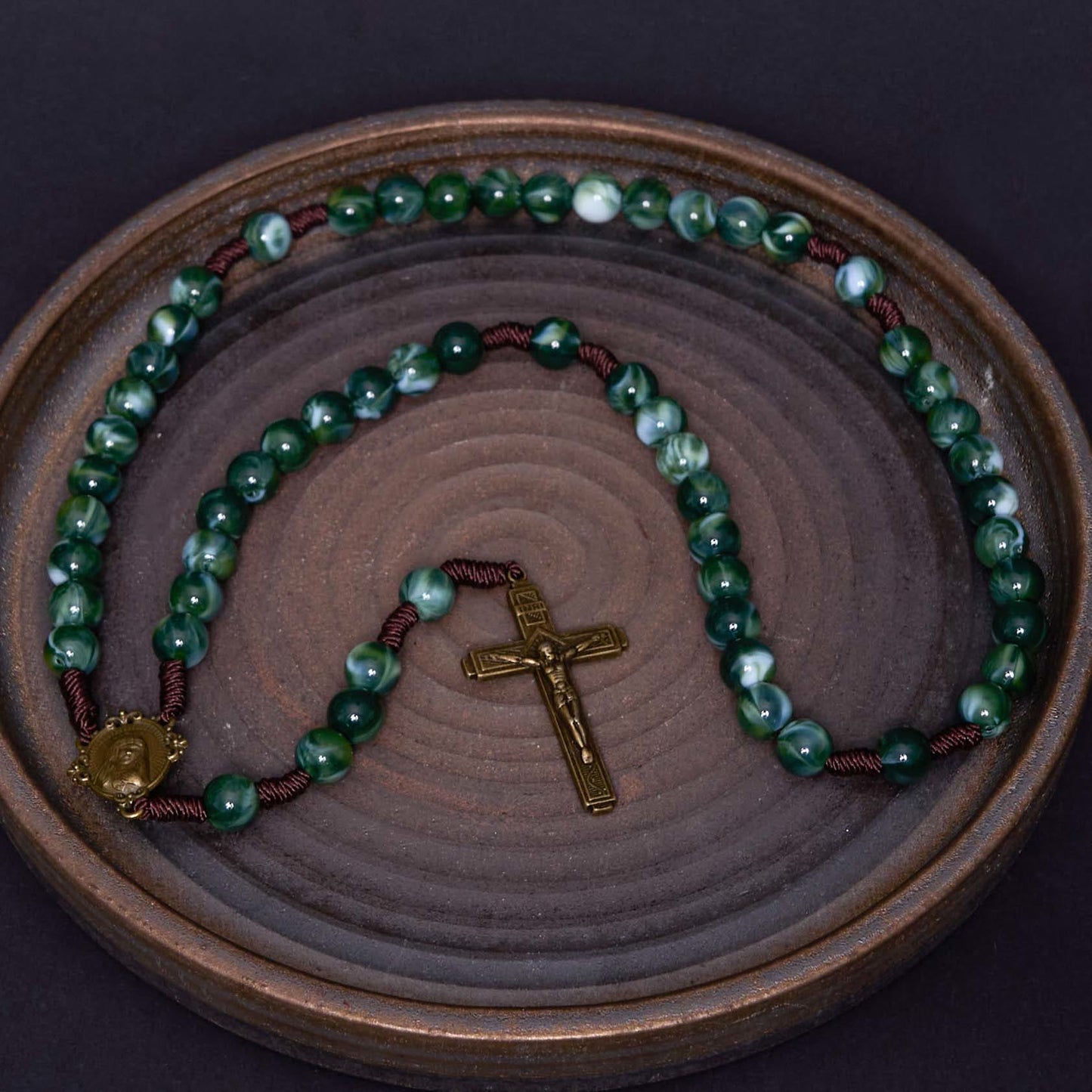 AMUSOUL Our Lady of Guadalupe & Crucifix of 10 mm Round Green Agate Nylon Cord Rosary