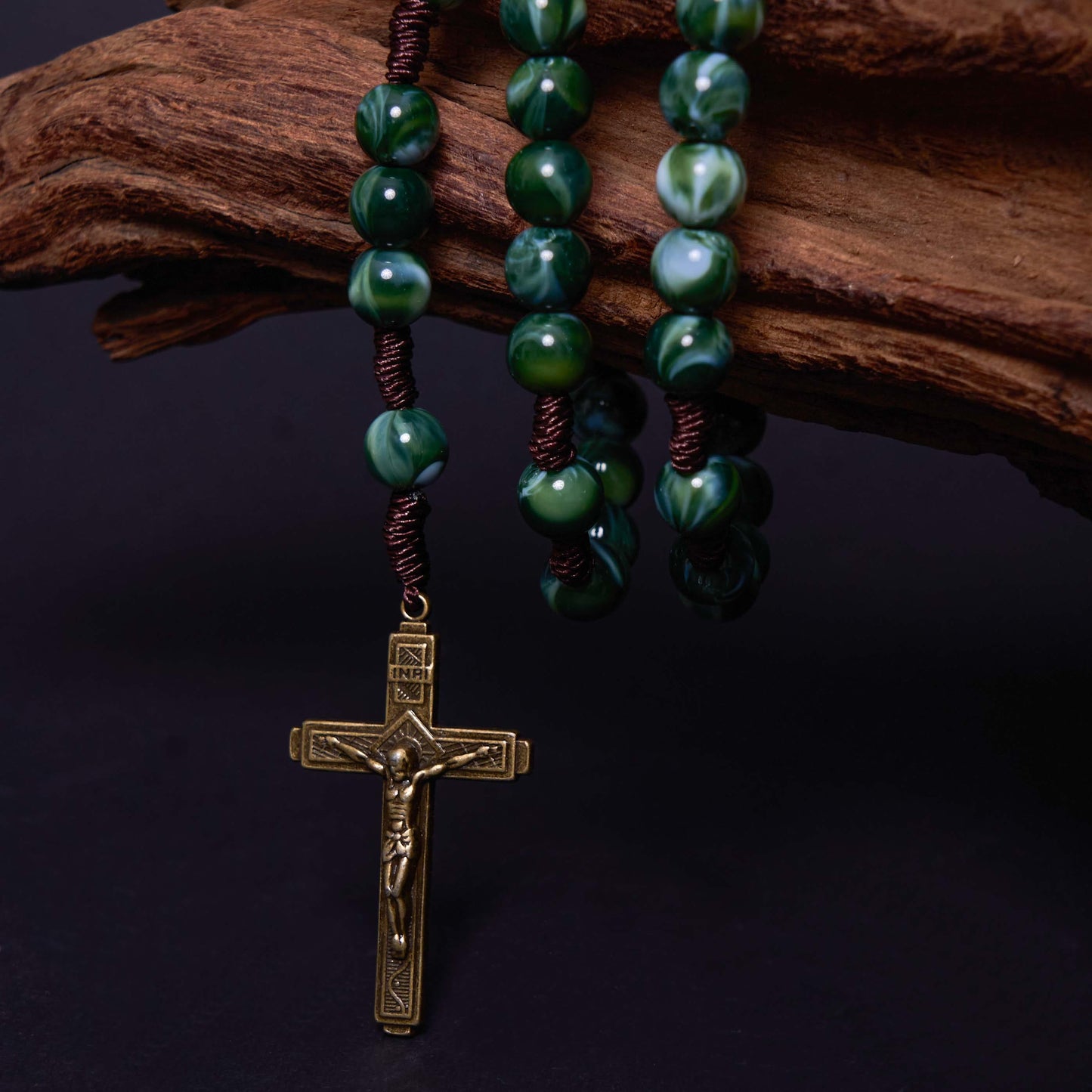 AMUSOUL Our Lady of Guadalupe & Crucifix of 10 mm Round Green Agate Nylon Cord Rosary