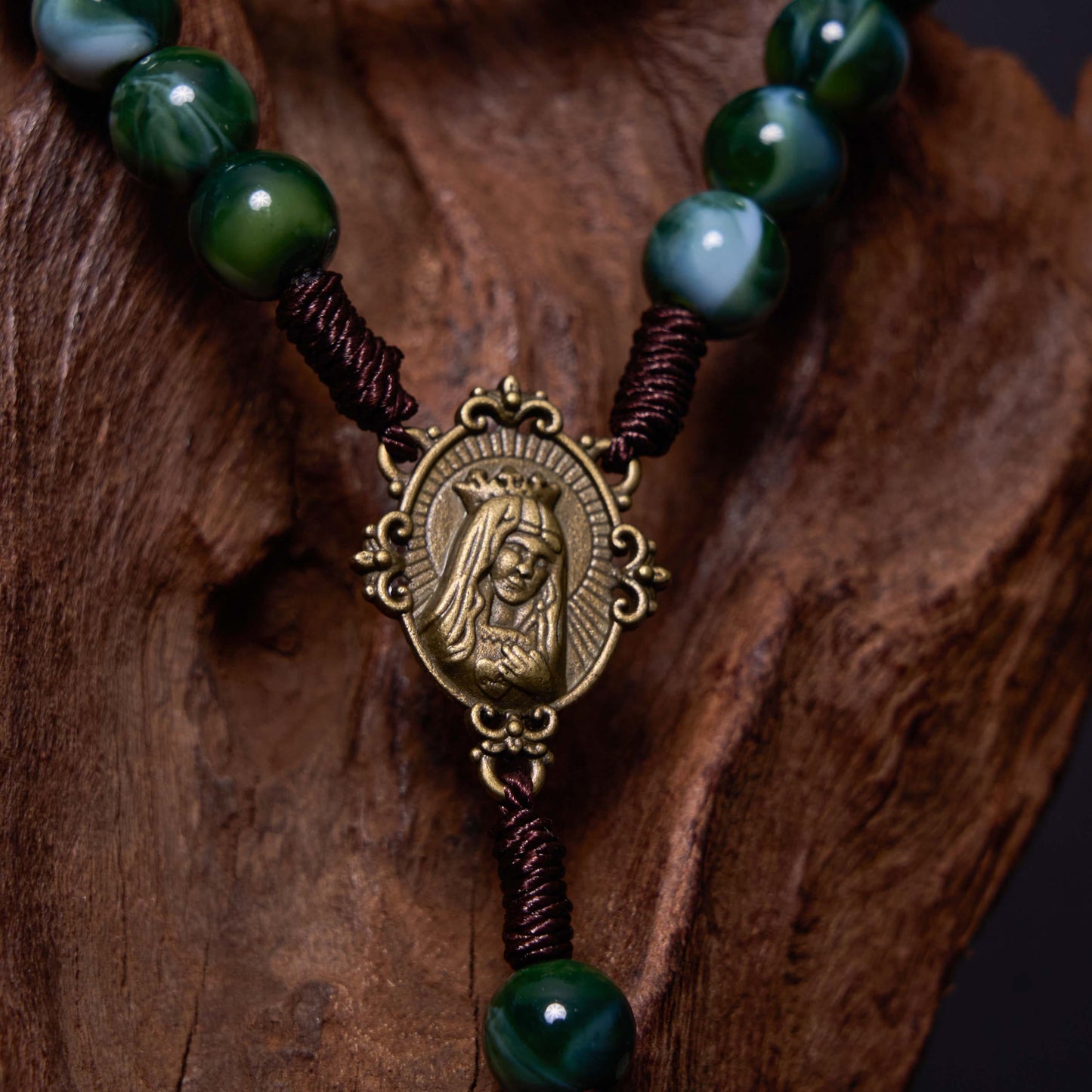 AMUSOUL Our Lady of Guadalupe & Crucifix of 10 mm Round Green Agate Nylon Cord Rosary
