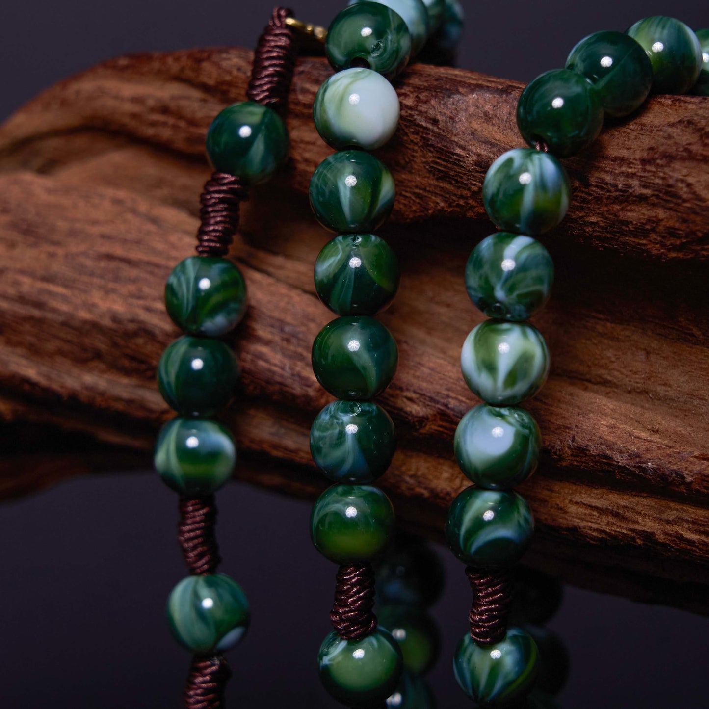 AMUSOUL Our Lady of Guadalupe & Crucifix of 10 mm Round Green Agate Nylon Cord Rosary