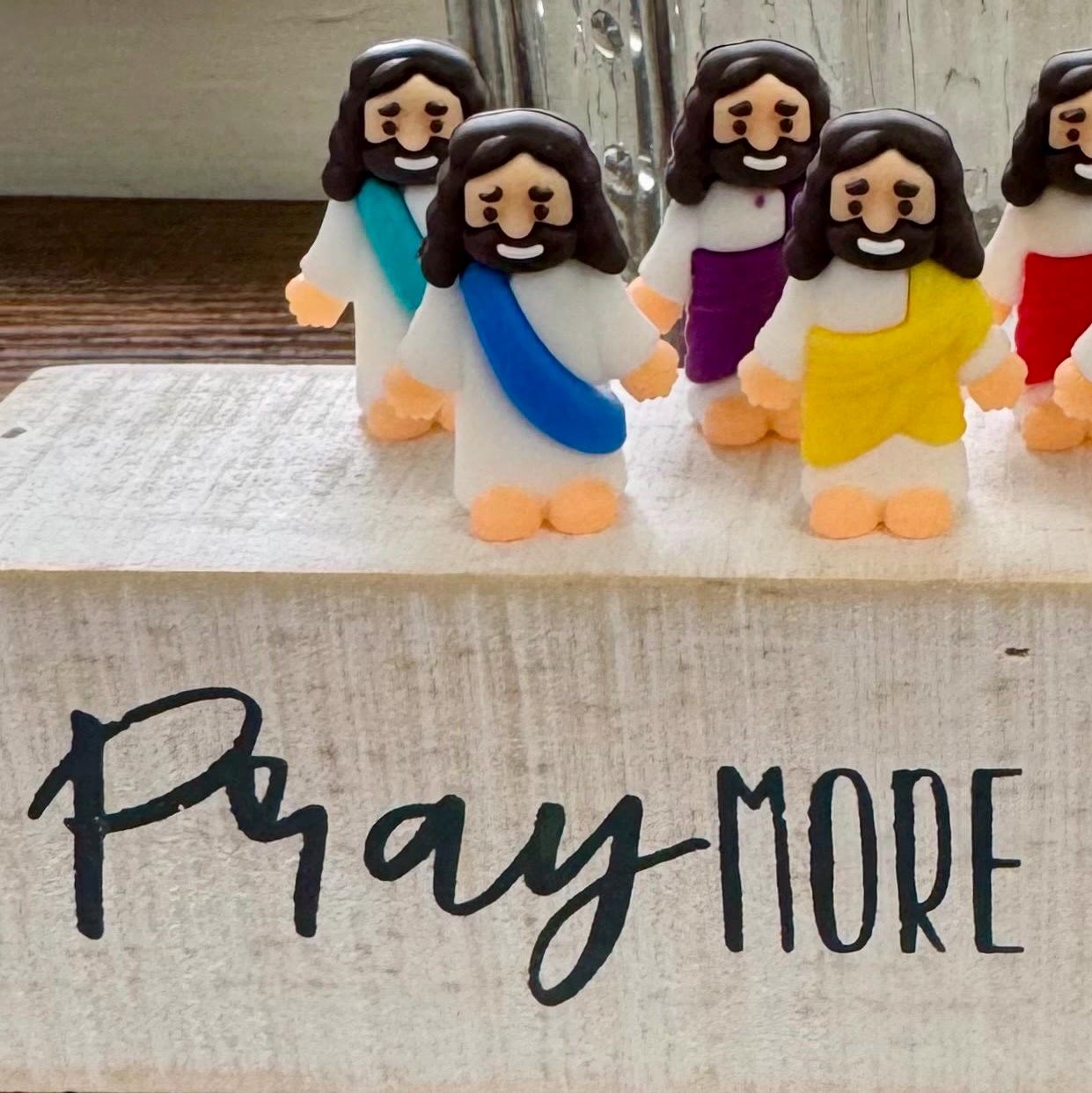 AMUSOUL 5/10/20/30pcs We All Need A Little Jesus Figurine – A Touch of Divine Presence Father's Day Gift