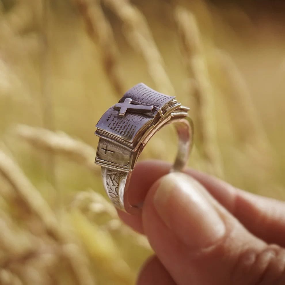 AMUSOUL Bible Ring with Cross: A Sacred Companion of Faith