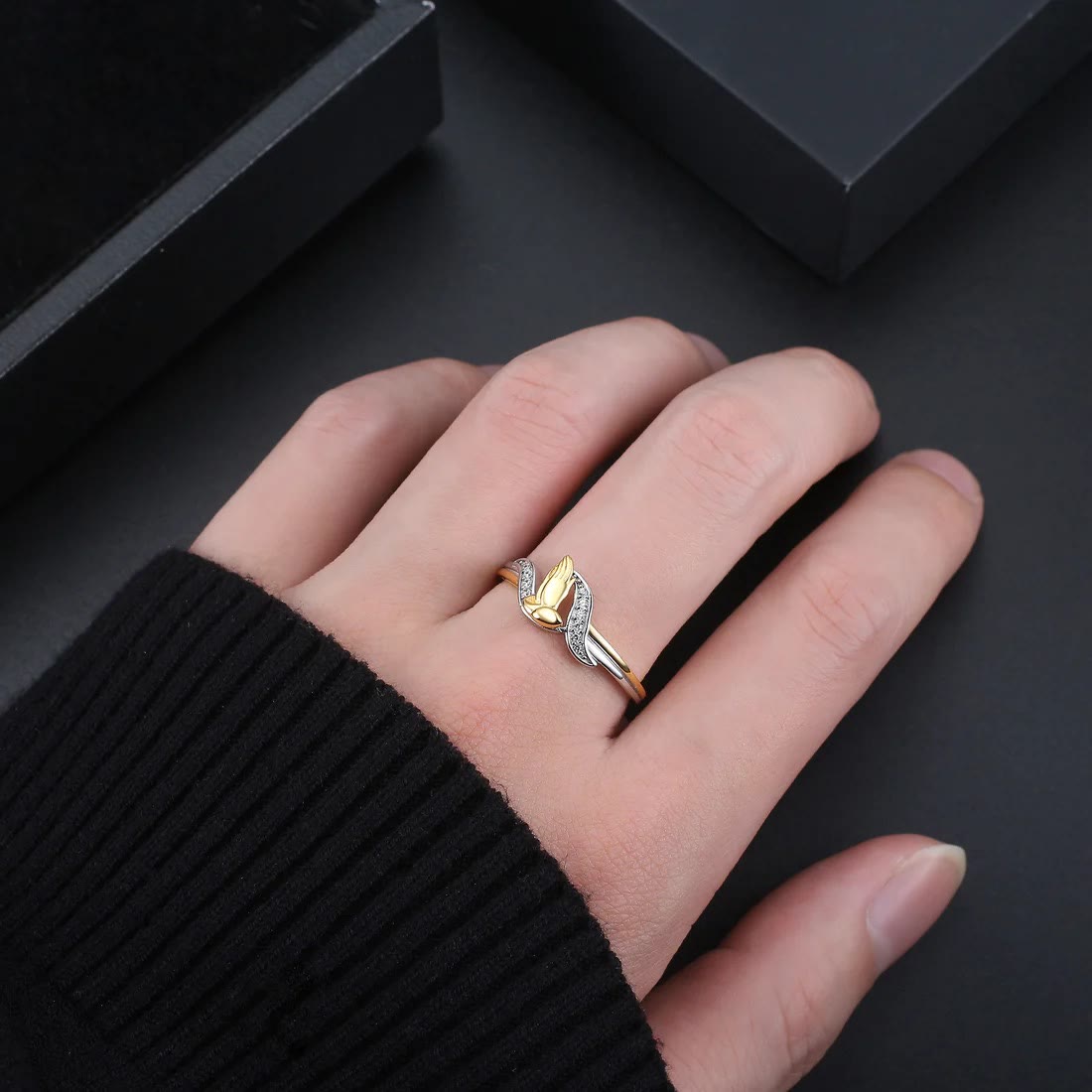 AMUSOUL Praying Hands Gold & Silver Ring