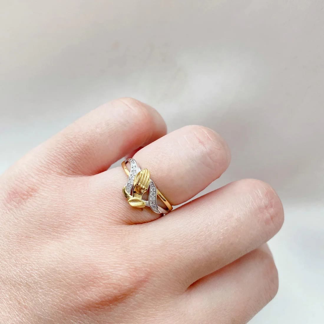 AMUSOUL Praying Hands Gold & Silver Ring