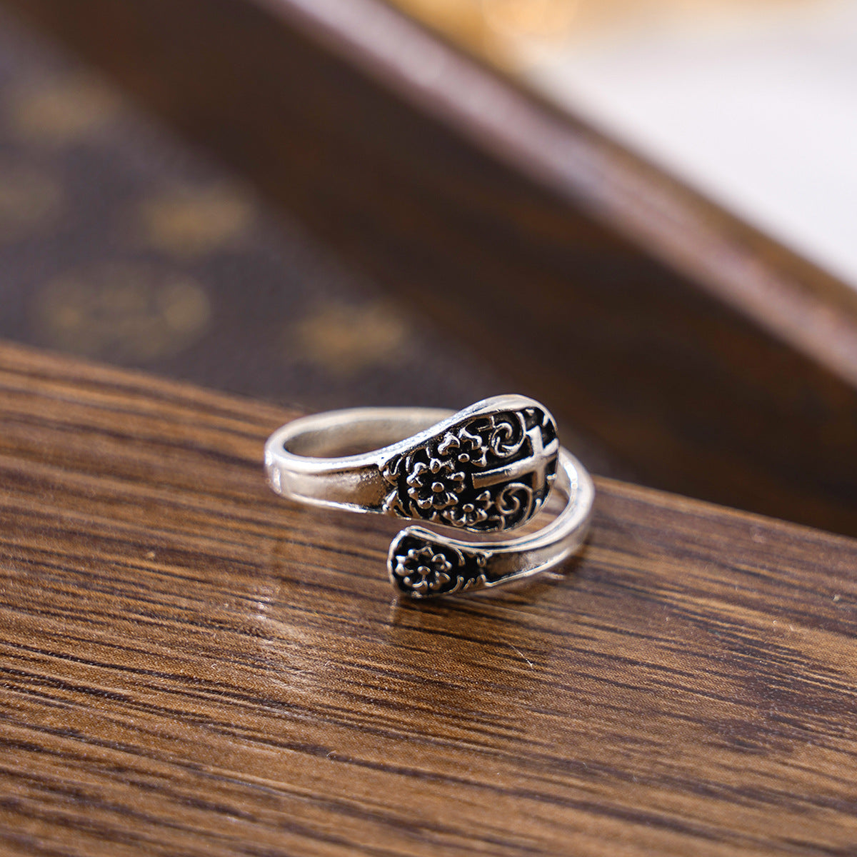 AMUSOUL "Cross of Grace" Adjustable Vintage Ring – Wear Your Faith Daily