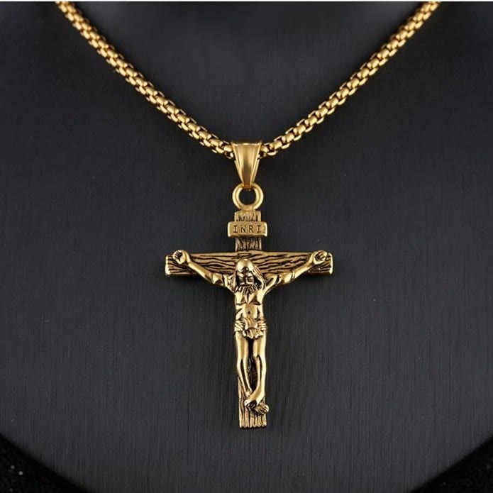 AMUSOUL Jewelry Crucifix Pendant Charm Necklace