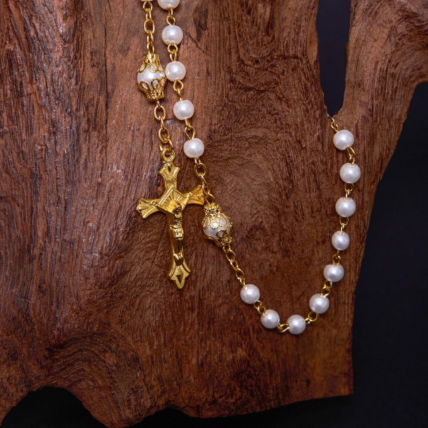 AMUSOUL St. Benedict Medal & Crucifix of 6 mm Round White Pearl Alloy Chain Rosary