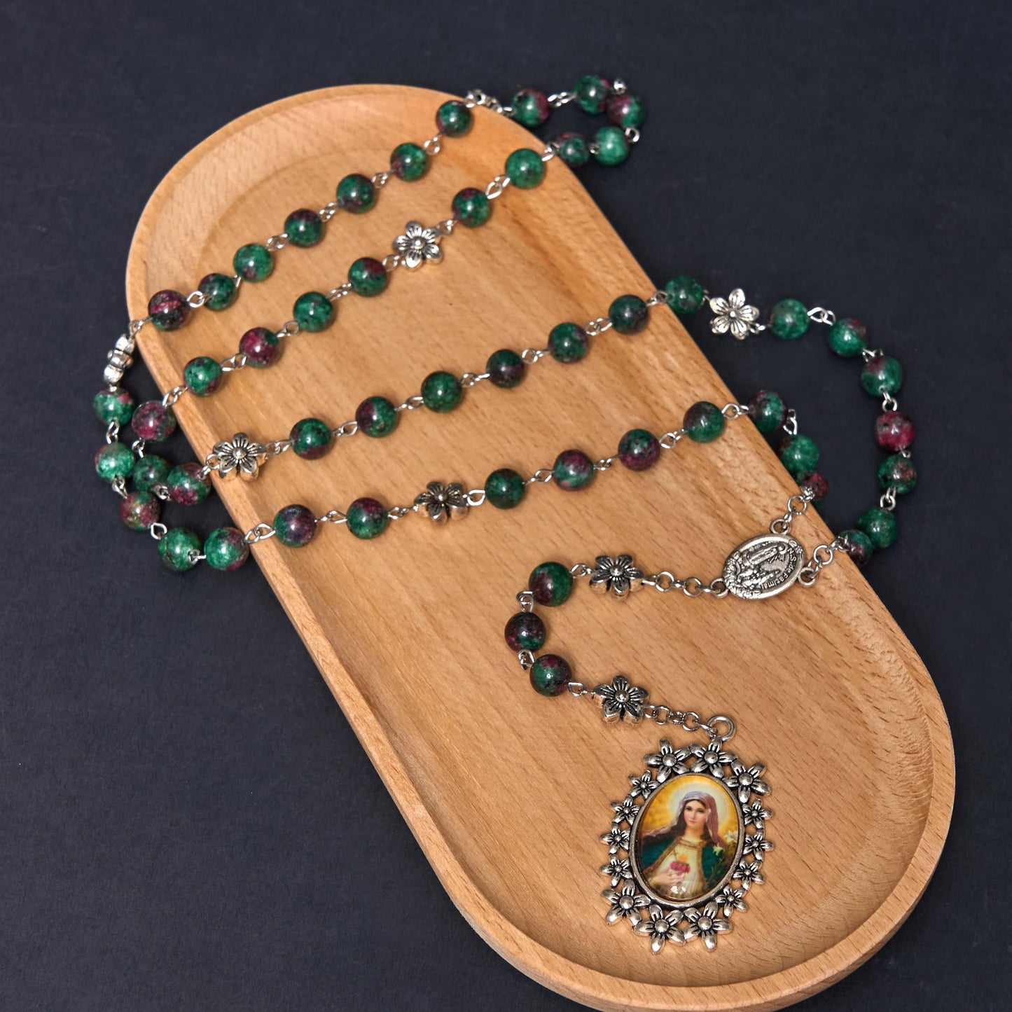 AMUSOUL Our Lady of Fátima & Immaculate Heart of Mary of 8 mm Round Green Natural Stone Alloy Chain Rosary