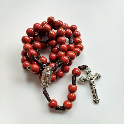 AMUSOUL Our Lady of Guadalupe & Crucifix of 10 mm Round Red Ceramic Nylon Cord Rosary