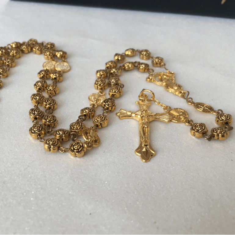 AMUSOUL Virgin Mary & Crucifix of 6 mm Rose Retro Gold Copper Alloy Chain Rosary