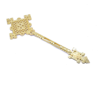 AMUSOUL  Classic Style Intricate Geometric Pattern Blessing Hand Cross