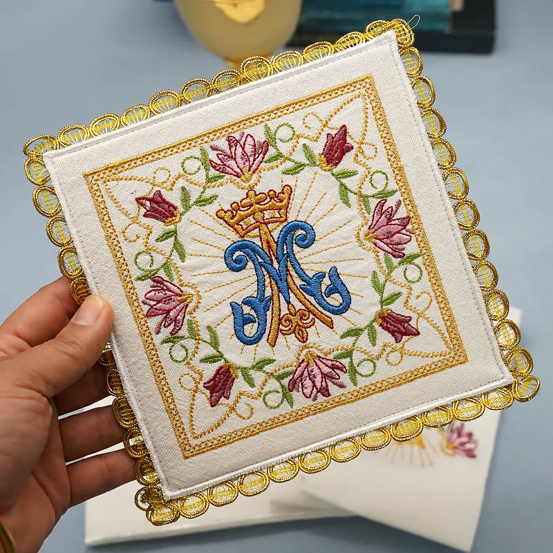 AMUSOUL  Classic Style Marian Floral Grace Altar Linen Set