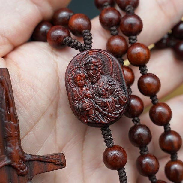AMUSOUL Olive Wood Beads Crucifix Prayer Rosary