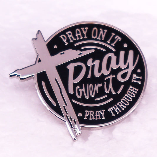 AMUSOUL  Eternal Faith Cross Brooch: A Graceful Emblem of Prayer and Resilience
