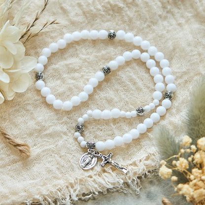 AMUSOUL  6mm White Bead Miraculous Medal & Crucifix Rosary Bracelet: A Symbol of Faith