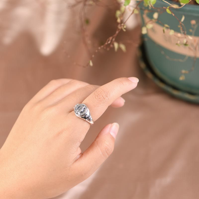 AMUSOUL  925 Sterling Silver Vintage Style Intricate Carved Praying Hands Ring