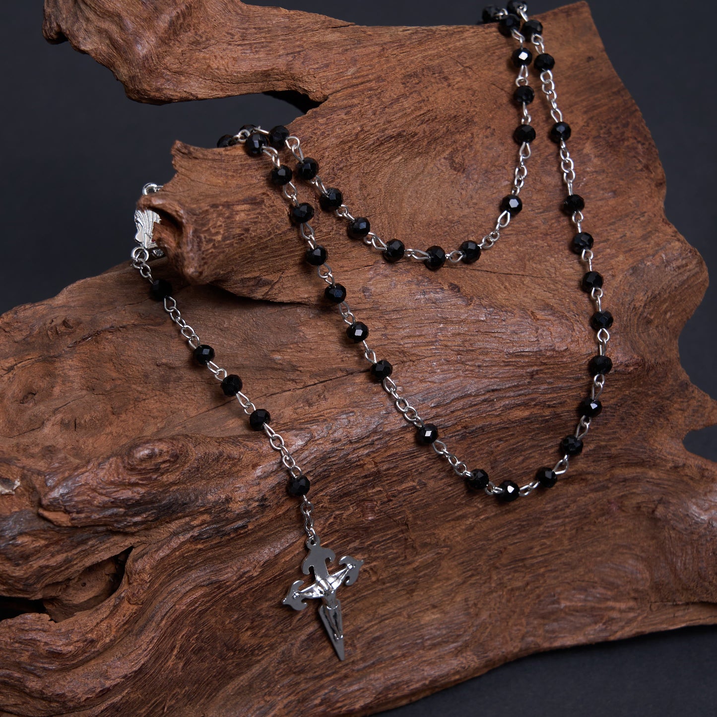 AMUSOUL Crucifix of 6 mm Polyhedron Black Crystal Alloy Chain Rosary