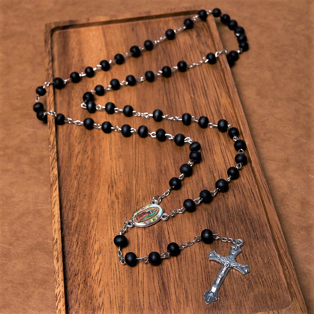 AMUSOUL Our Lady of Guadalupe & Crucifix of 6 mm Round Multicolor Wood Alloy Chain Rosary