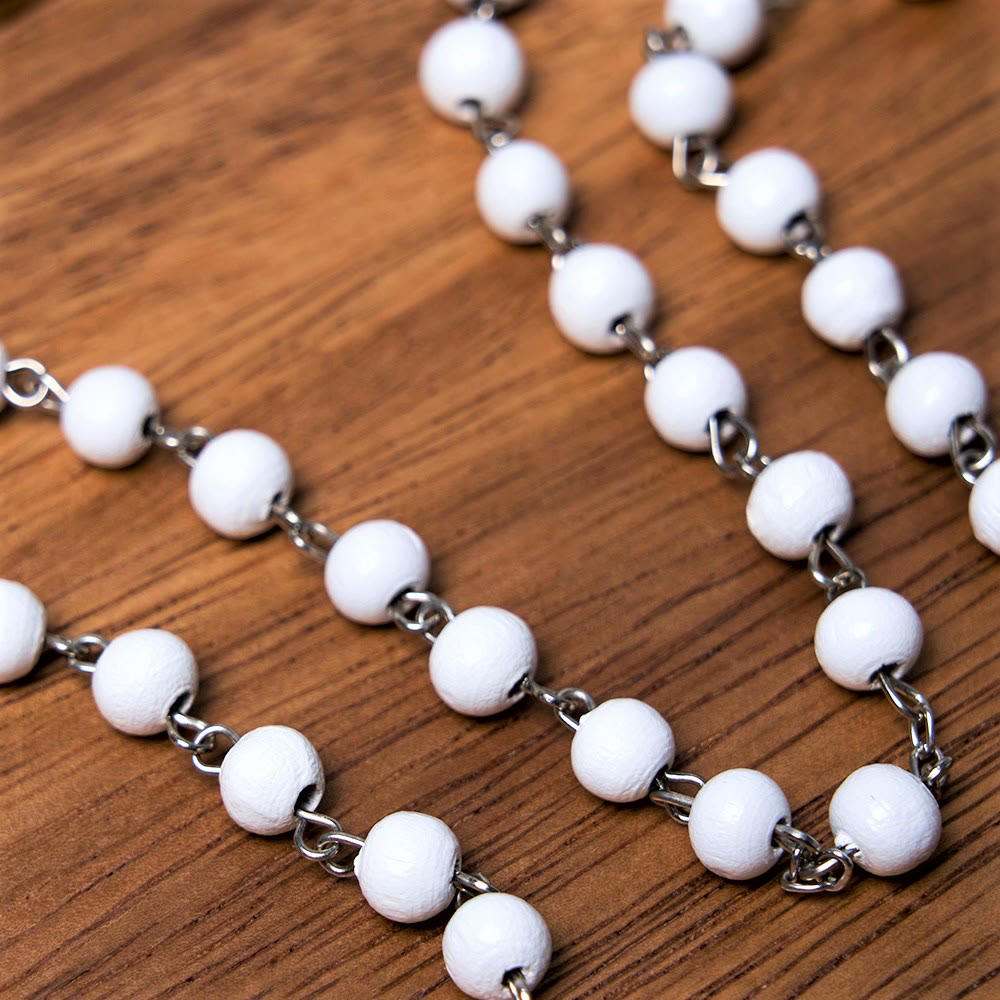 AMUSOUL Our Lady of Guadalupe & Crucifix of 6 mm Round Multicolor Wood Alloy Chain Rosary