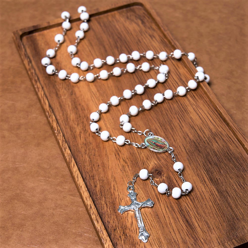 AMUSOUL Our Lady of Guadalupe & Crucifix of 6 mm Round Multicolor Wood Alloy Chain Rosary