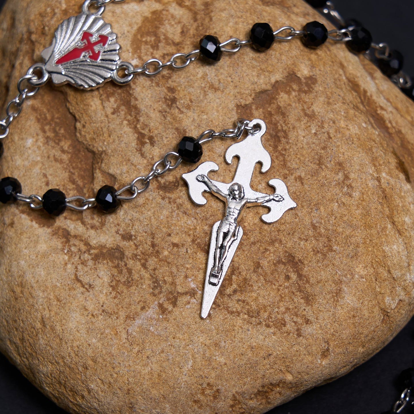 AMUSOUL Crucifix of 6 mm Polyhedron Black Crystal Alloy Chain Rosary